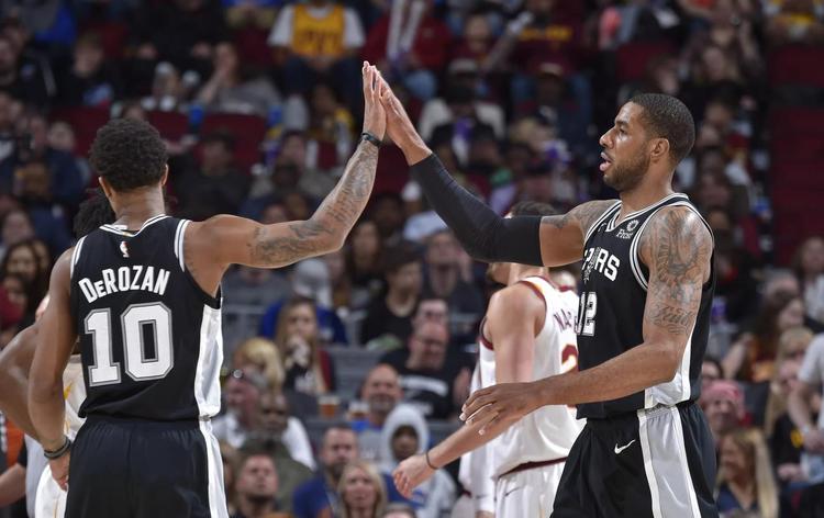 越过外野大 越过外野大