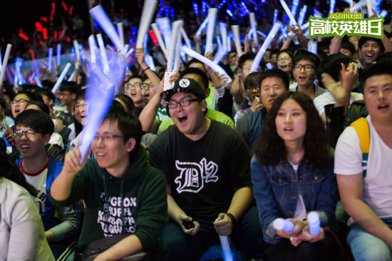 围绕赛事用 围绕赛事用